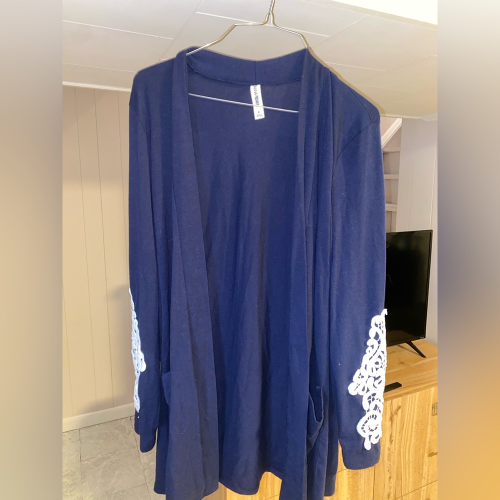 Cute Lacy cardigan with pockets